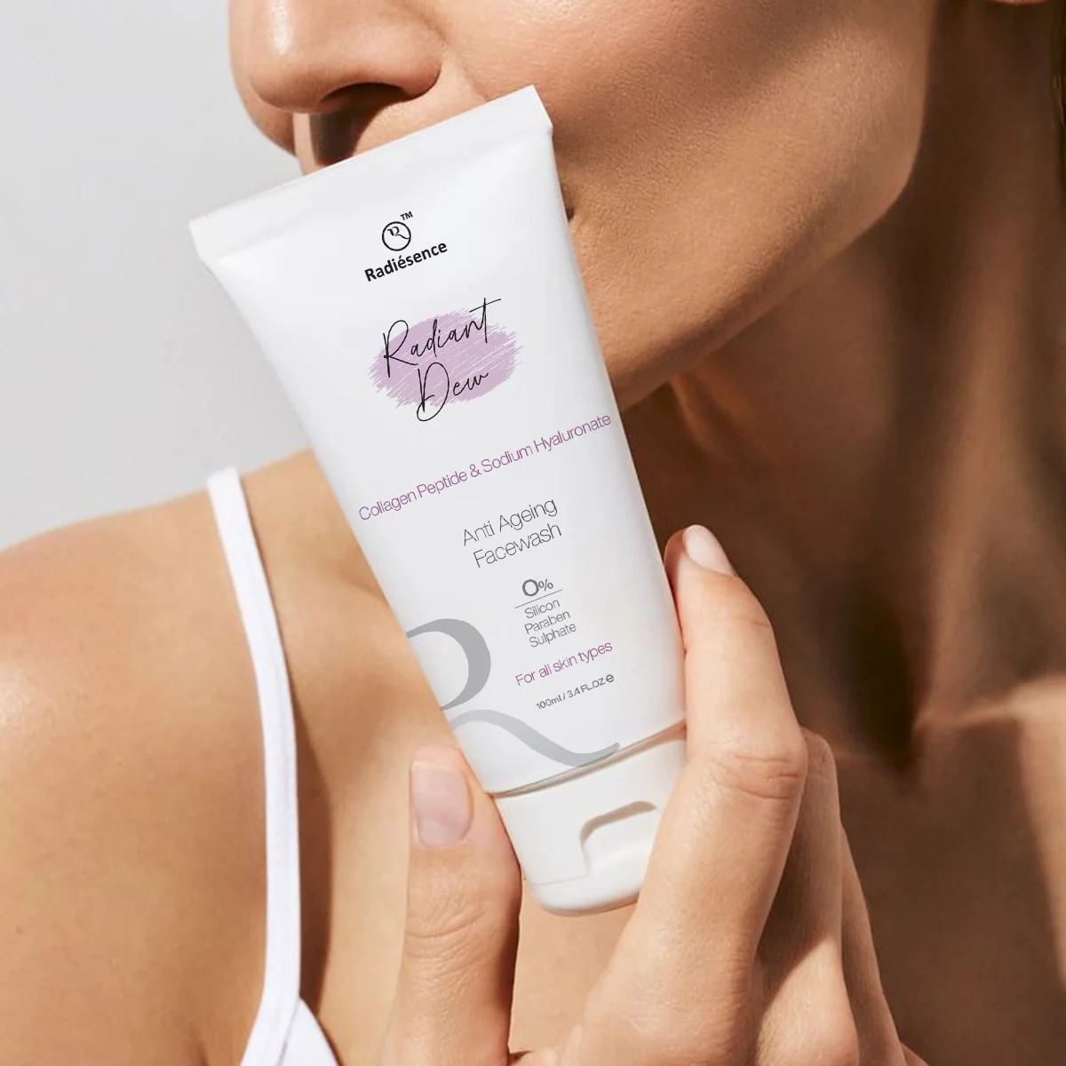 radient_2 Radiant Dew Facewash - Image 1
